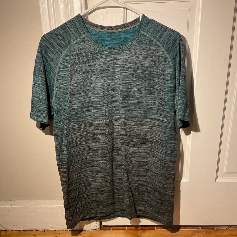 Lululemon Metal Vent Tech SS Size M